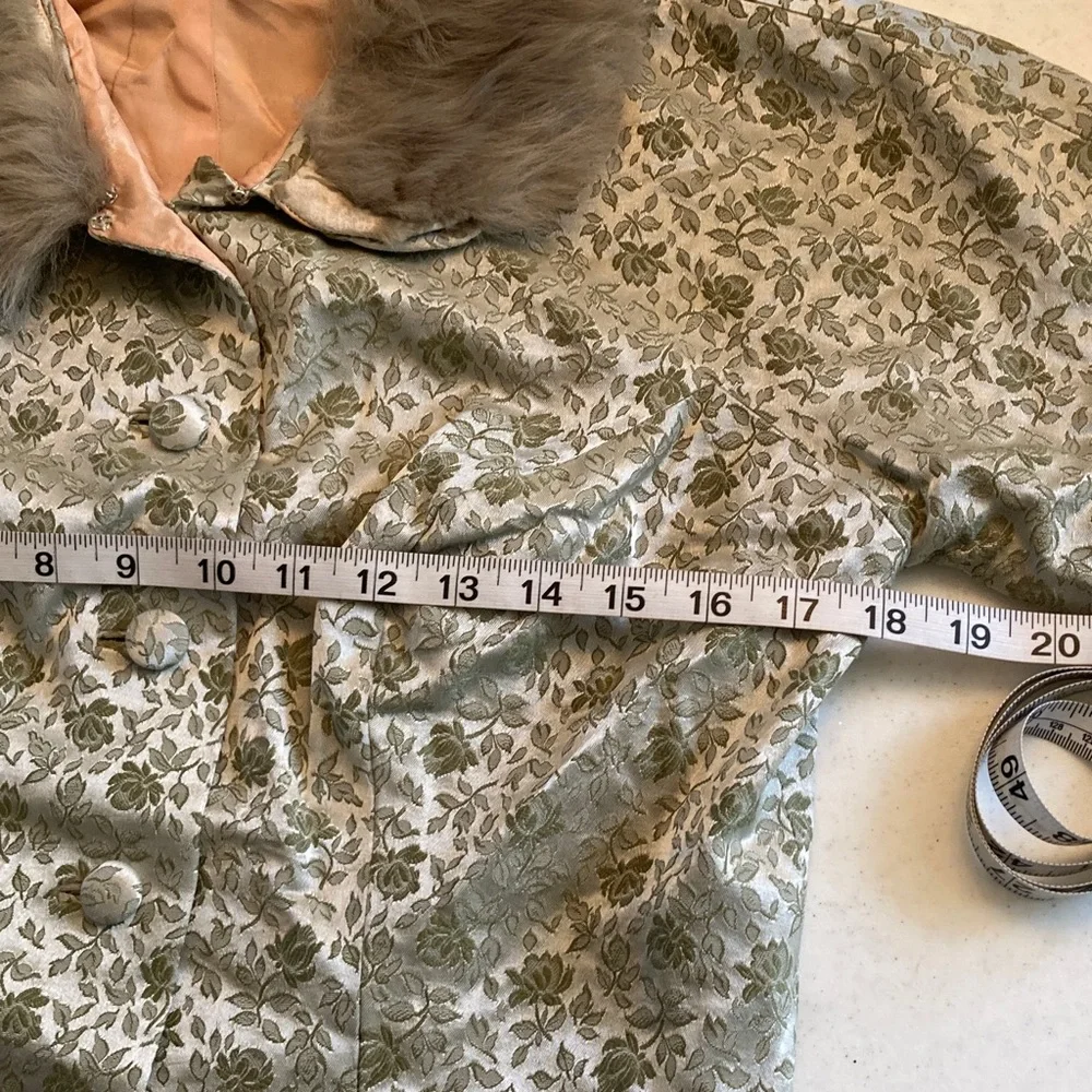 VTG Handmade Floral Tapestry Cropped Jacket with Faux Fur Collar - Picture 5 of 8